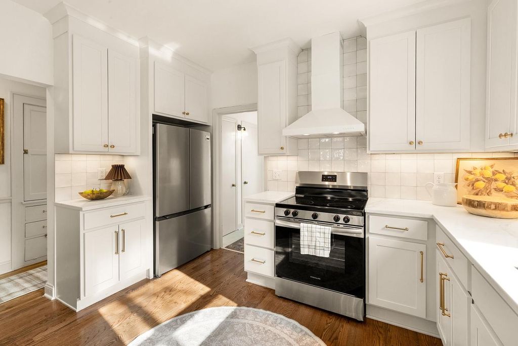 2262 N 71st STREET, Wauwatosa, WI 53213