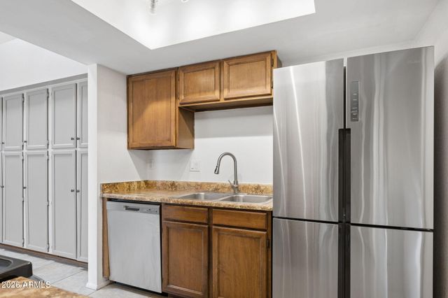 629 N MESA Drive 16, Mesa, AZ 85201