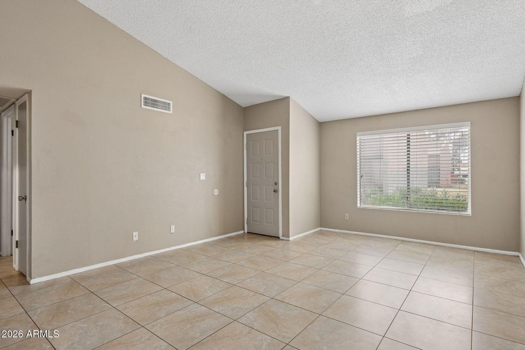 Image 3 of property listing at 629 N MESA Drive 16, Mesa, AZ 85201