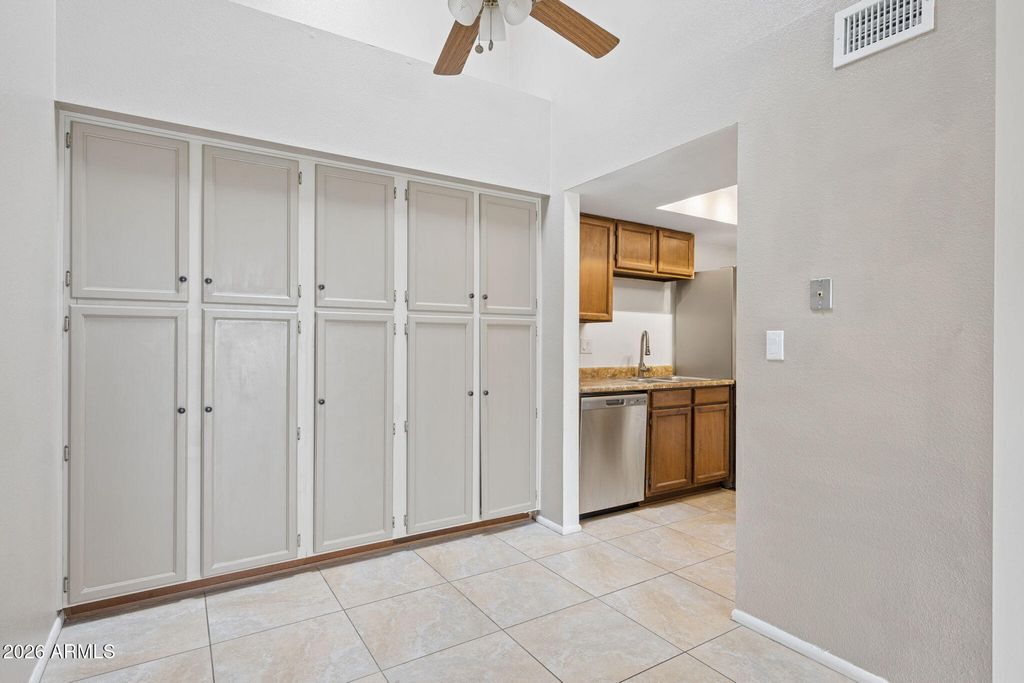 Image 5 of property listing at 629 N MESA Drive 16, Mesa, AZ 85201