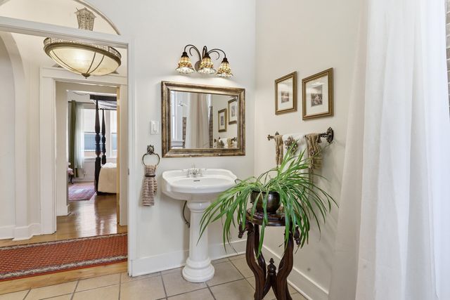 1606 Roma Avenue NE, Albuquerque, NM 87106
