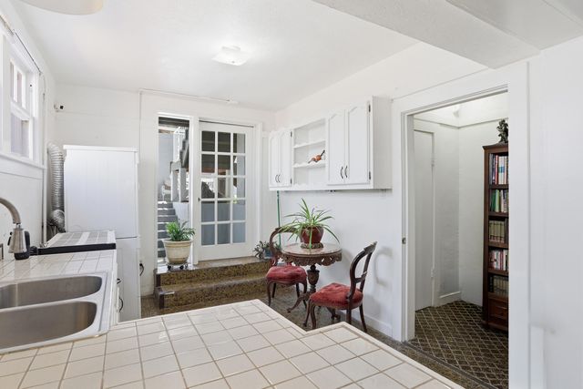 1606 Roma Avenue NE, Albuquerque, NM 87106