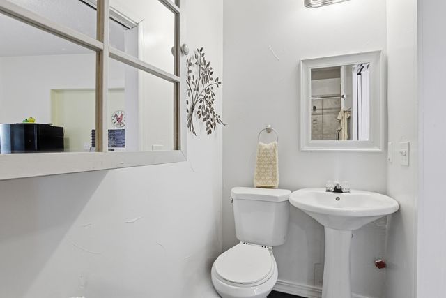 1606 Roma Avenue NE, Albuquerque, NM 87106