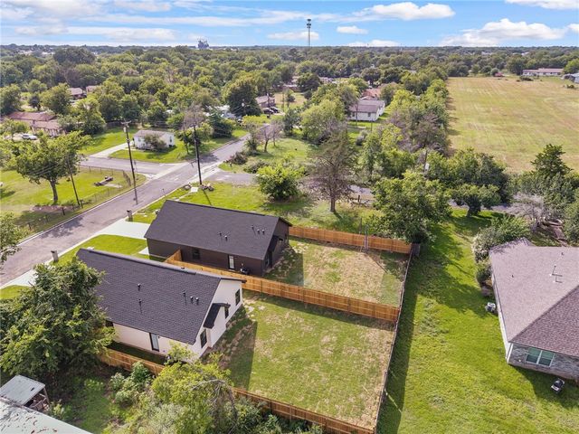 505 Legion Court, Bryan, TX 77803