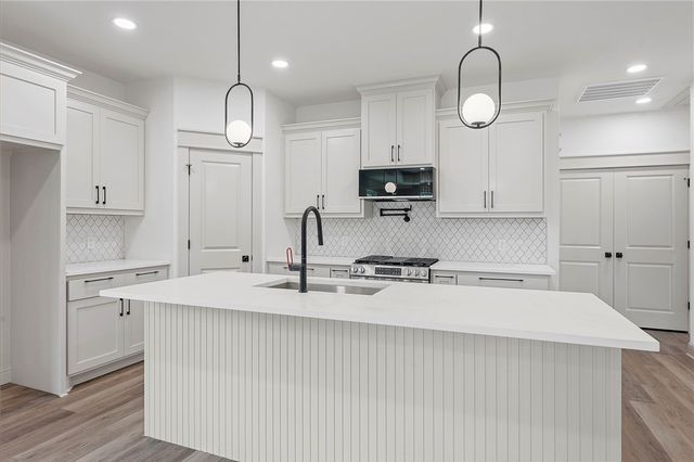 505 Legion Court, Bryan, TX 77803