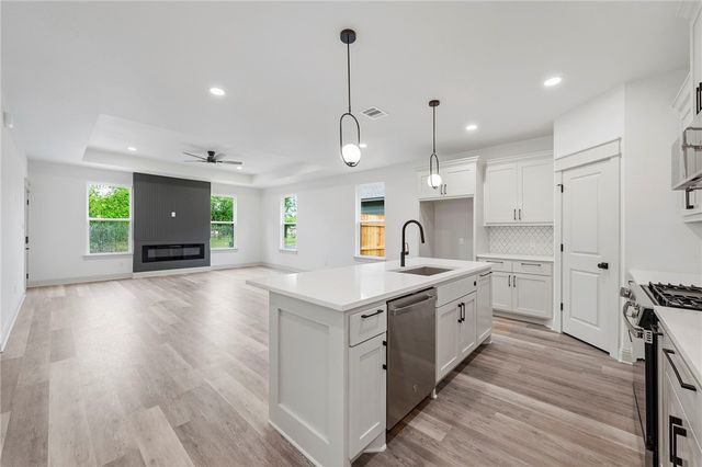 505 Legion Court, Bryan, TX 77803