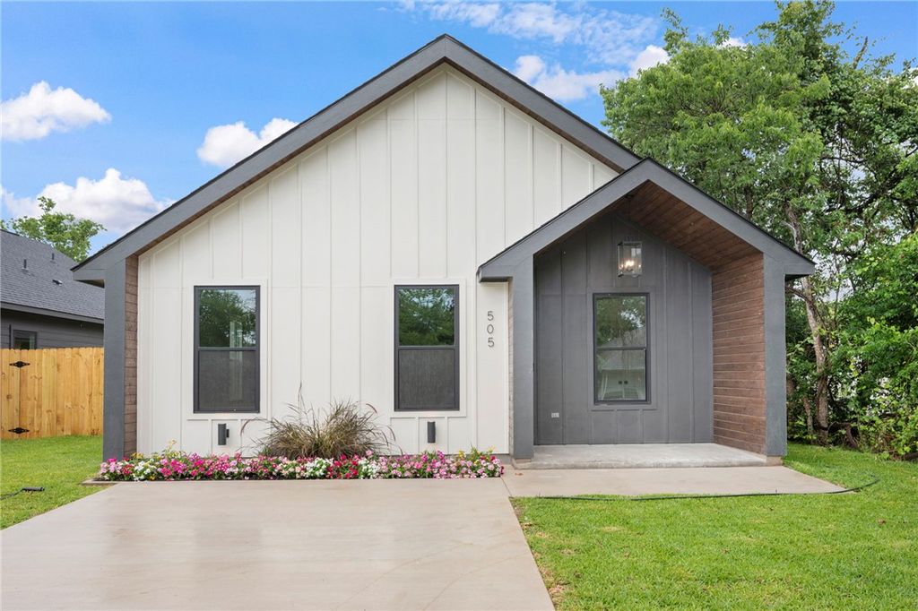 505 Legion Court, Bryan, TX 77803 — photo 2