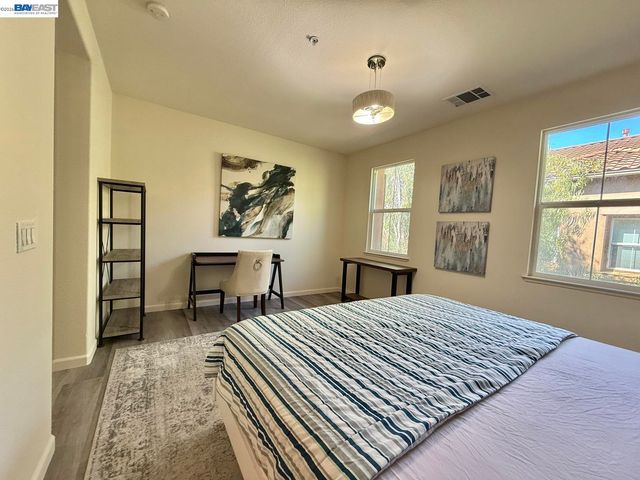 2200 Beech Cir, San Jose, CA 95131