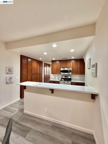 2200 Beech Cir, San Jose, CA 95131