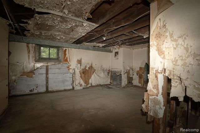 17403 Goddard Street, Detroit, MI 48212