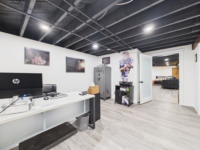 199 Quaker Ln, Acushnet, MA 02743