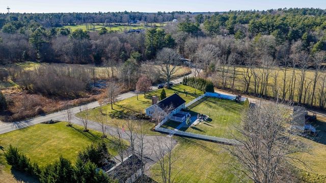199 Quaker Ln, Acushnet, MA 02743
