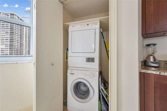 20000 E Country Club Dr 610, Aventura, FL 33180