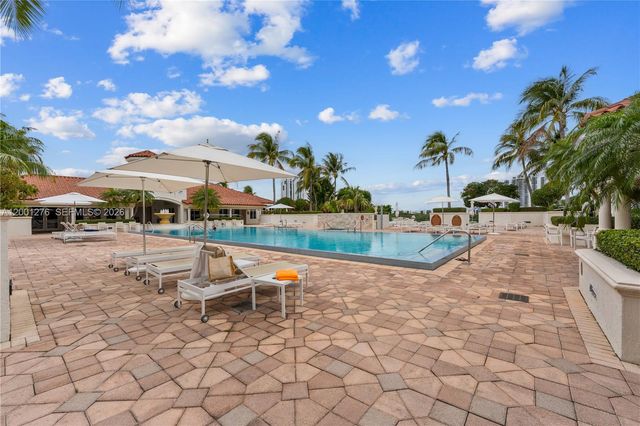 20000 E Country Club Dr 610, Aventura, FL 33180