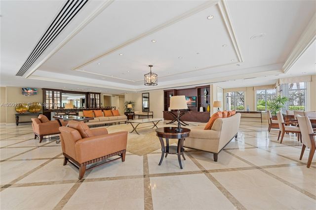 20000 E Country Club Dr 610, Aventura, FL 33180