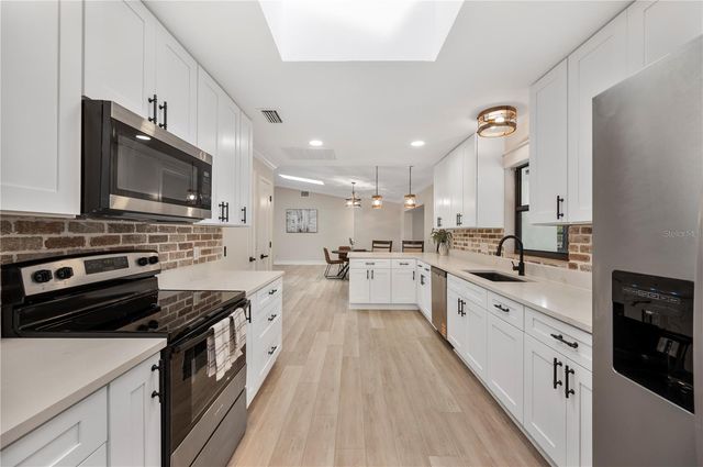 5614 LAZY CREEK DRIVE, Lakeland, FL 33811