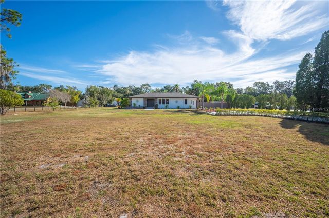 5614 LAZY CREEK DRIVE, Lakeland, FL 33811