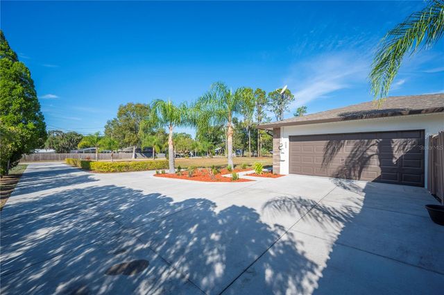 5614 LAZY CREEK DRIVE, Lakeland, FL 33811