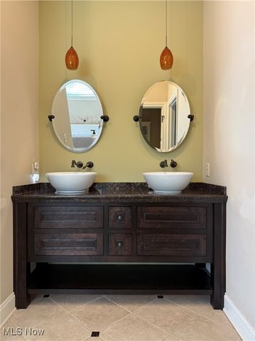 1032 Foxglove Circle, Cuyahoga Falls, OH 44223