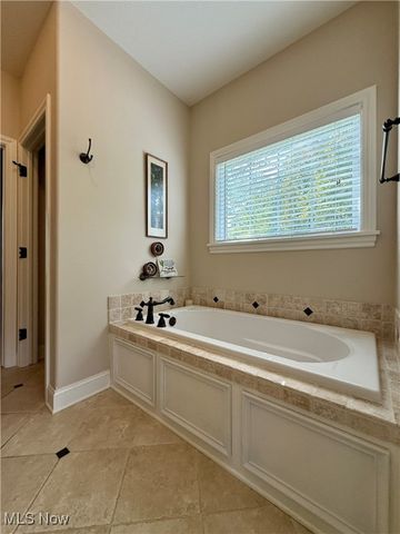 1032 Foxglove Circle, Cuyahoga Falls, OH 44223