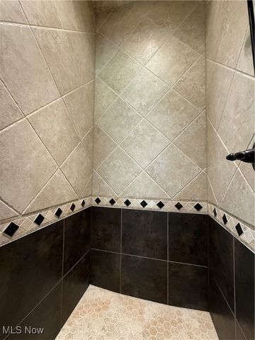 1032 Foxglove Circle, Cuyahoga Falls, OH 44223