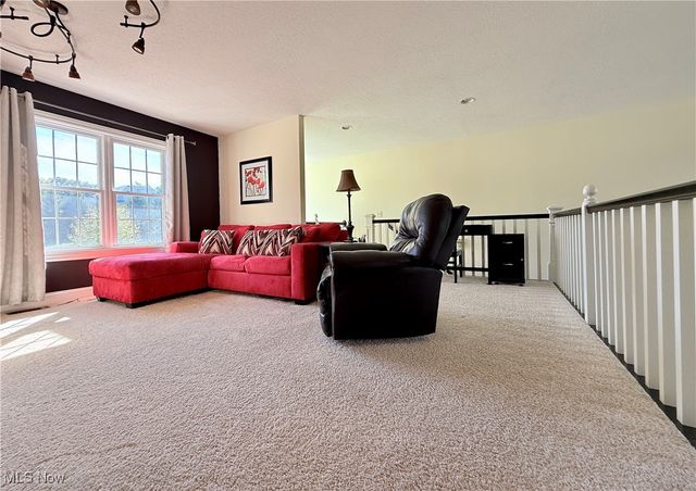 1032 Foxglove Circle, Cuyahoga Falls, OH 44223