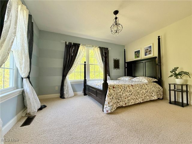 1032 Foxglove Circle, Cuyahoga Falls, OH 44223