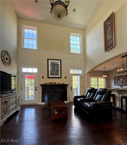 1032 Foxglove Circle, Cuyahoga Falls, OH 44223