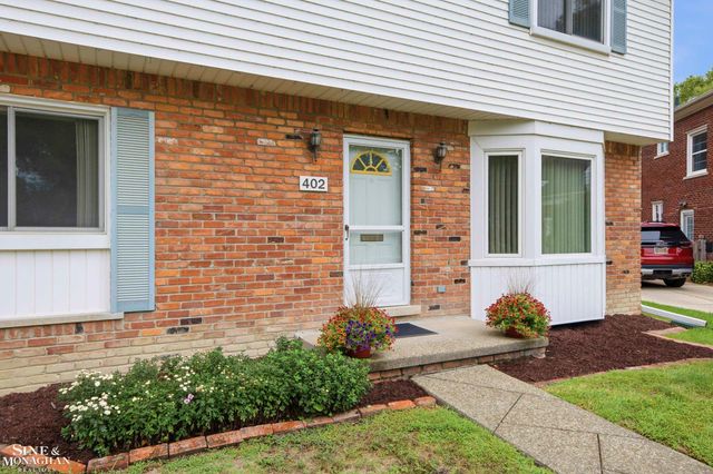 402 Roland Court, Grosse Pointe Farms, MI 48236