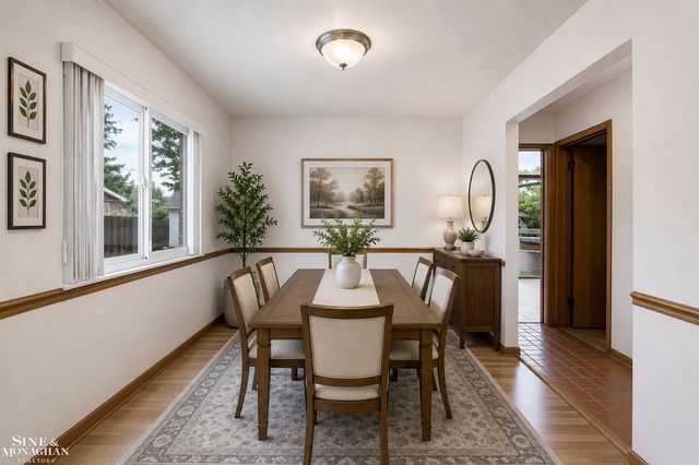 402 Roland Court, Grosse Pointe Farms, MI 48236