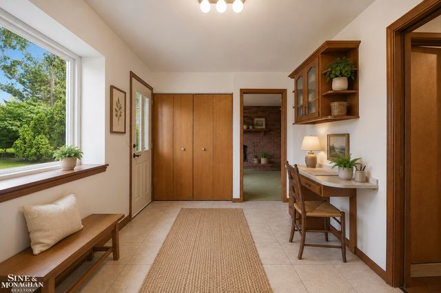 402 Roland Court, Grosse Pointe Farms, MI 48236