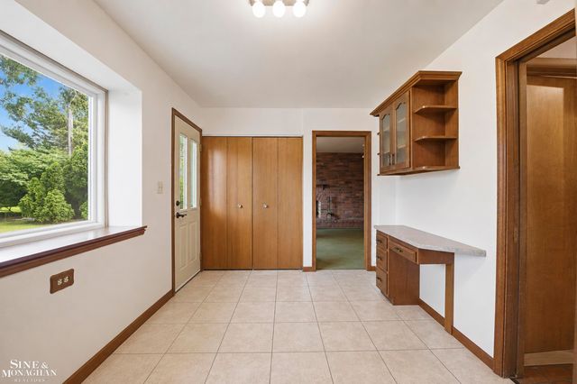 402 Roland Court, Grosse Pointe Farms, MI 48236