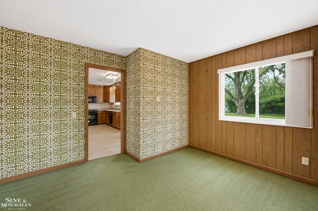402 Roland Court, Grosse Pointe Farms, MI 48236