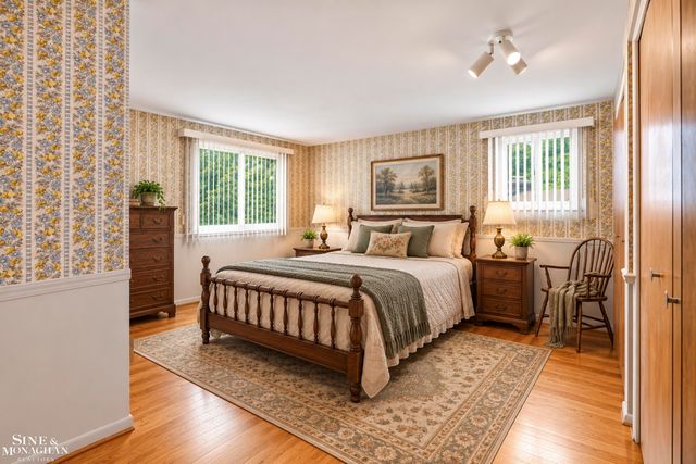 402 Roland Court, Grosse Pointe Farms, MI 48236