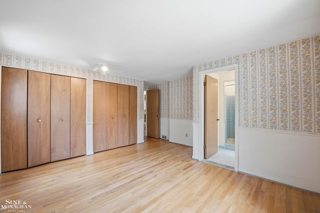 402 Roland Court, Grosse Pointe Farms, MI 48236