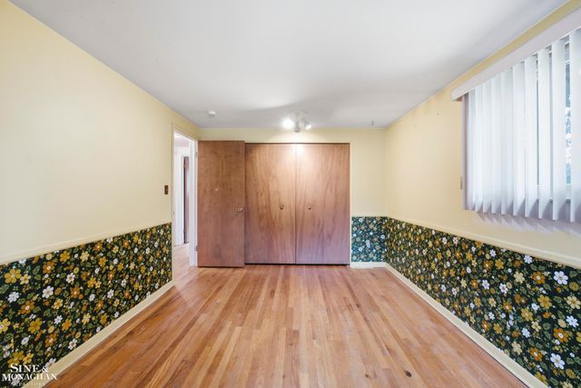 402 Roland Court, Grosse Pointe Farms, MI 48236