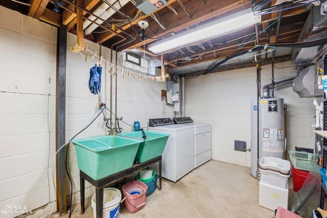 402 Roland Court, Grosse Pointe Farms, MI 48236
