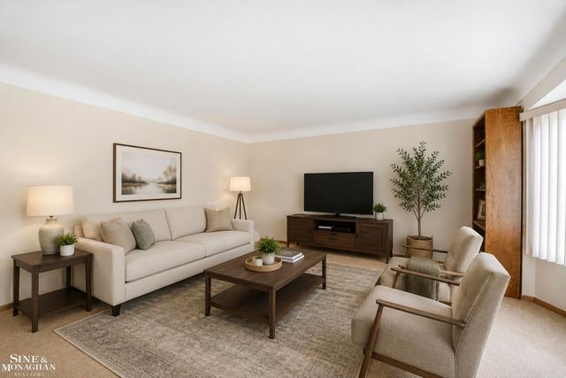 402 Roland Court, Grosse Pointe Farms, MI 48236