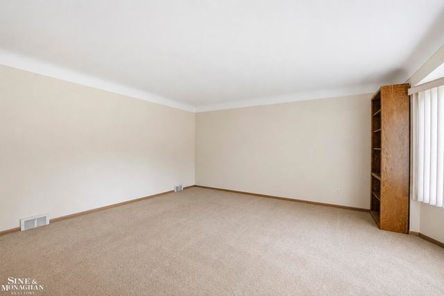 402 Roland Court, Grosse Pointe Farms, MI 48236