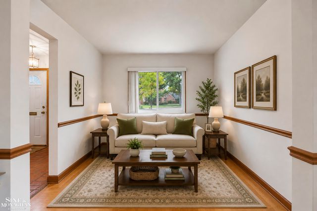 402 Roland Court, Grosse Pointe Farms, MI 48236