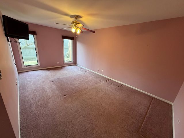 1S055 Spring Road 1C, Oakbrook Terrace, IL 60181