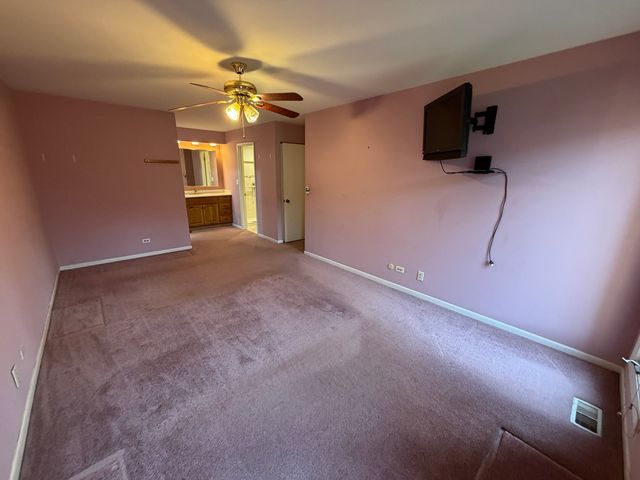 1S055 Spring Road 1C, Oakbrook Terrace, IL 60181