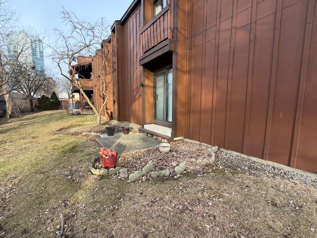 1S055 Spring Road 1C, Oakbrook Terrace, IL 60181