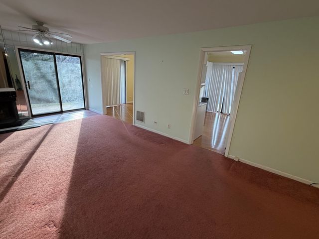 1S055 Spring Road 1C, Oakbrook Terrace, IL 60181