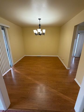 1S055 Spring Road 1C, Oakbrook Terrace, IL 60181