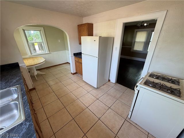918 Frederick Boulevard, Akron, OH 44320