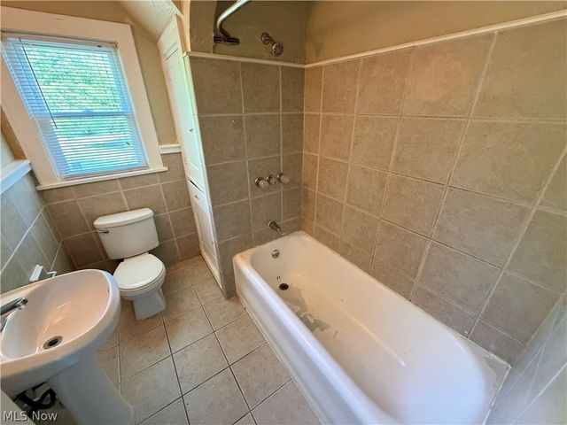 918 Frederick Boulevard, Akron, OH 44320