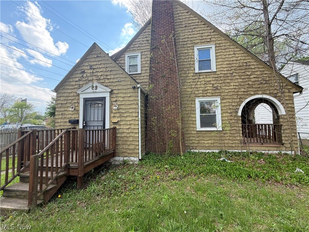 918 Frederick Boulevard, Akron, OH 44320