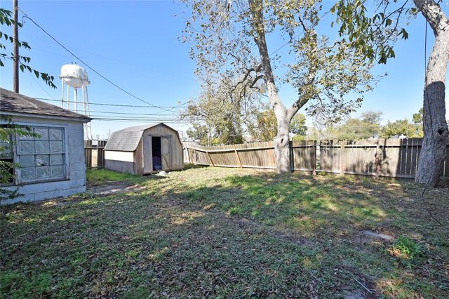 908 6th Street, Rosenberg, TX 77471