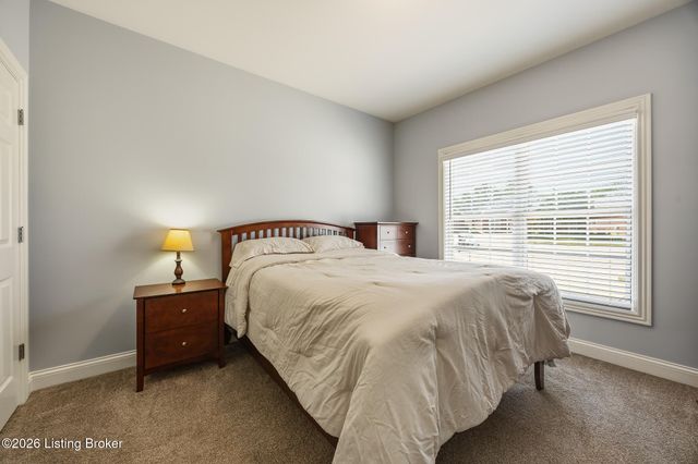 8209 Parker Grant Ct, Louisville, KY 40291